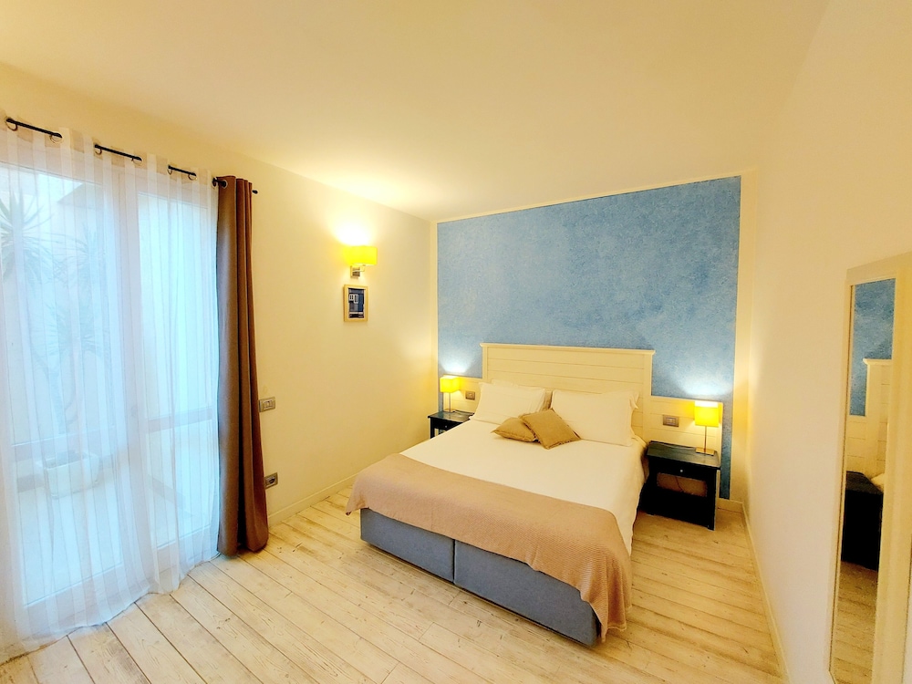 SUPERIOR, DOUBLE BED