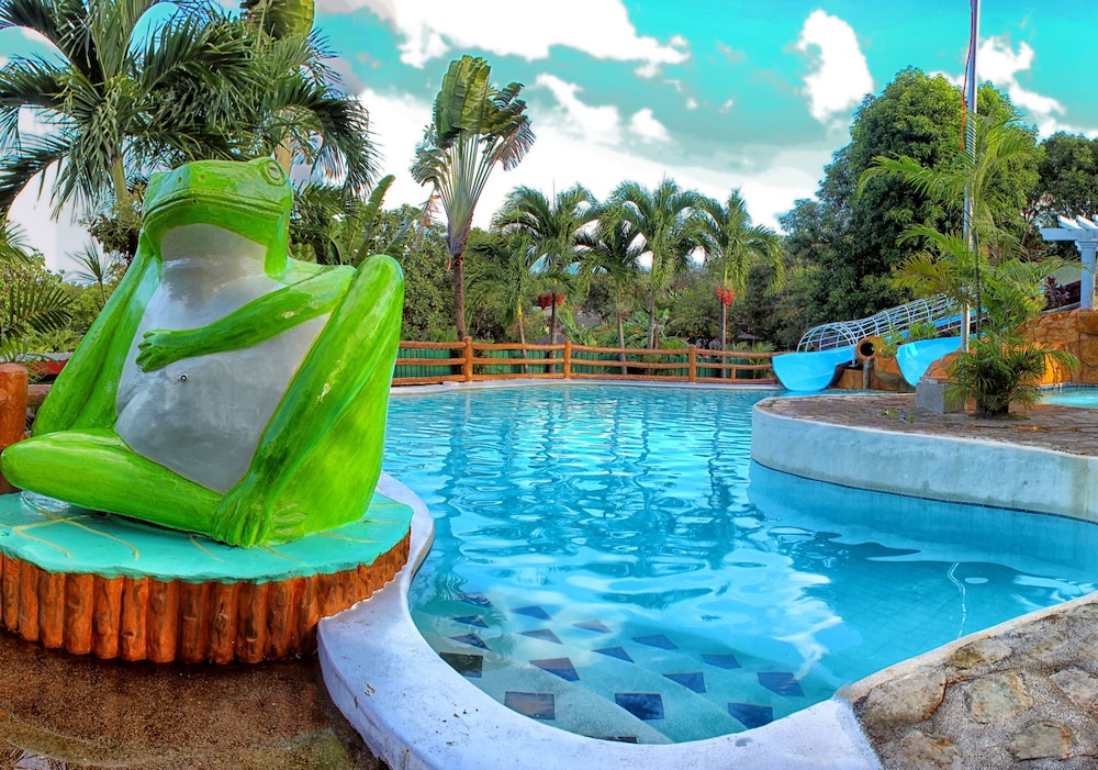 Loreland Farm Resort 4/66