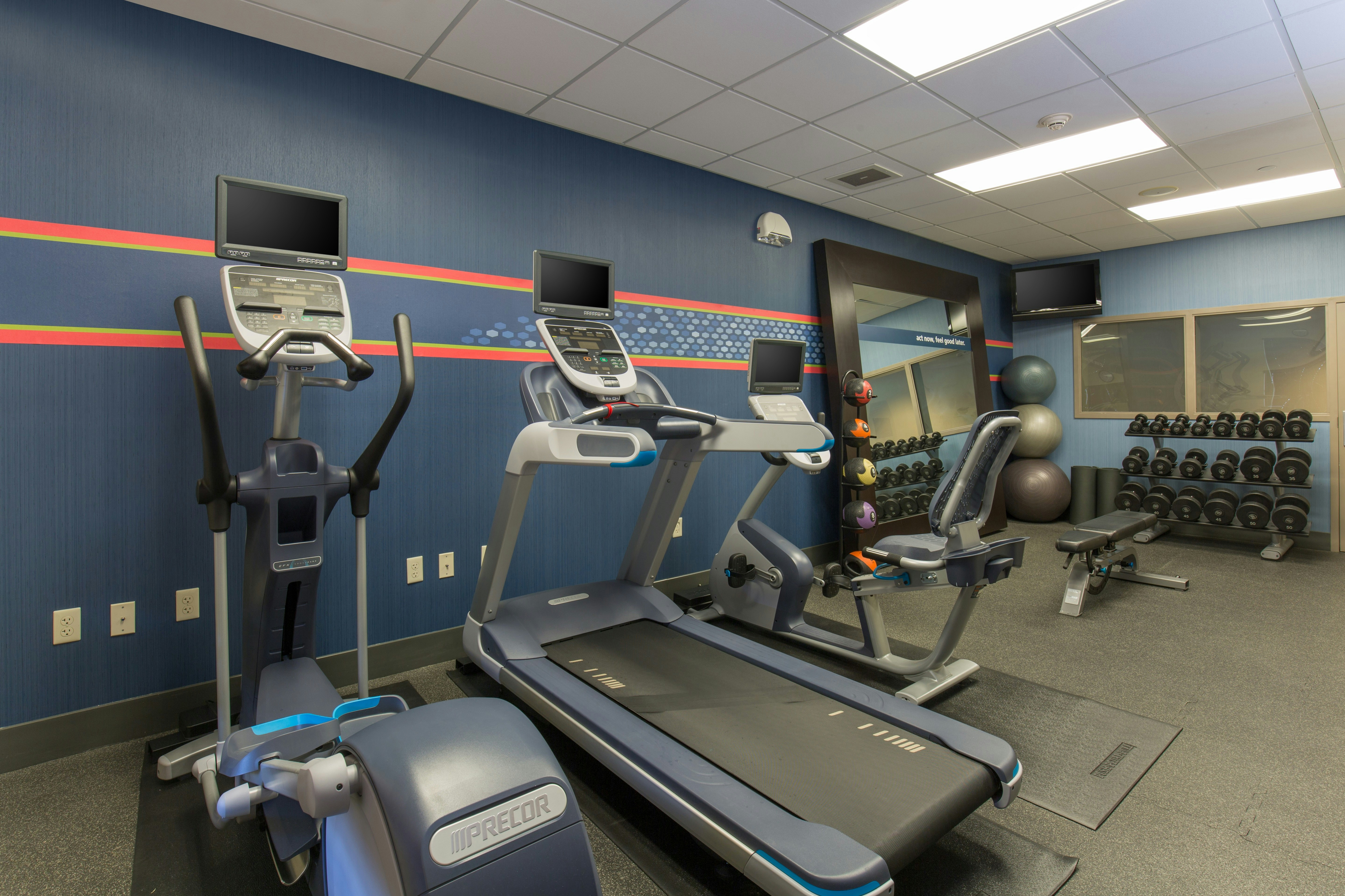 Hampton Inn and Suites San Diego-Poway 4/15