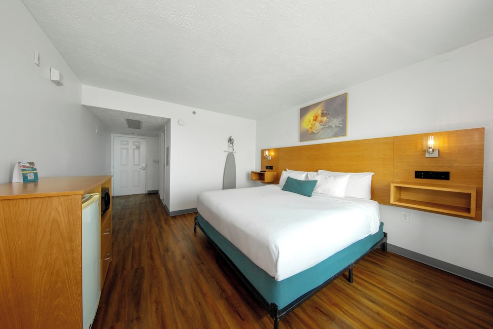Classic, King Bed, Beach Front, Ocean or Gulf View
