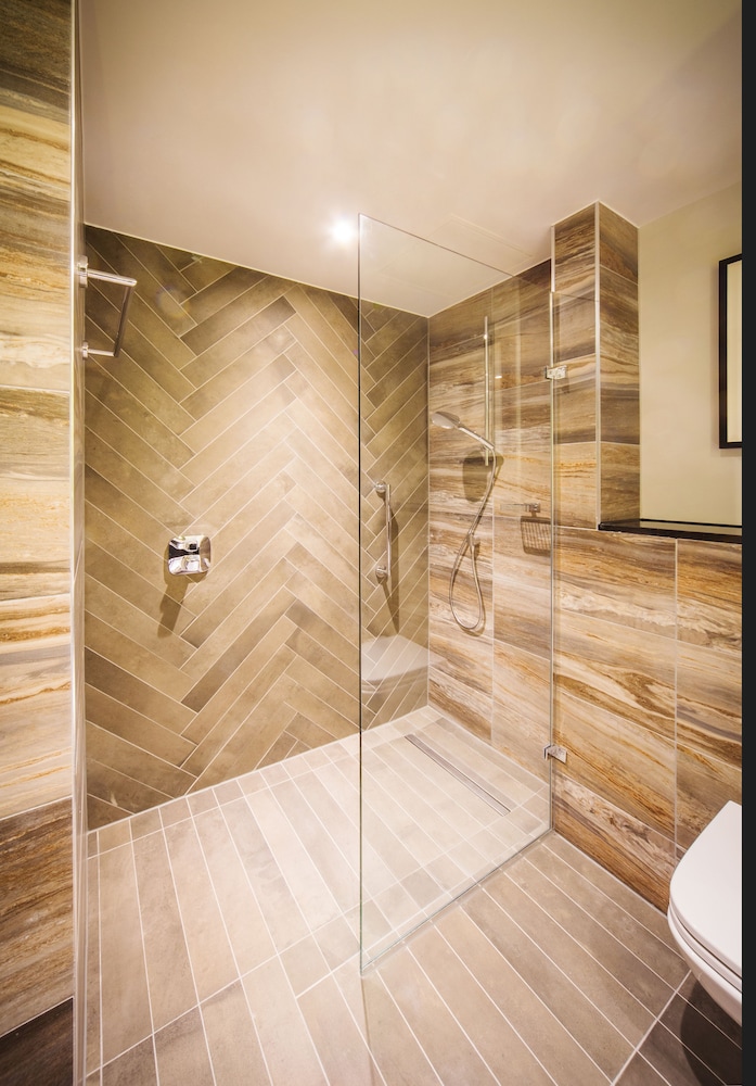 Doubletree By Hilton London Kingston Upon Thames 25/46