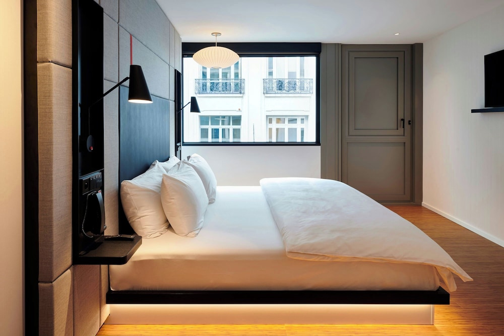 غرفة بسرير كينج لذوي الإعاقة، CitizenM Paris Opera 5/8