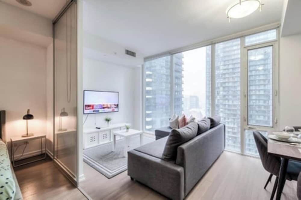 Peter Street Downtown Toronto Suites 9/13
