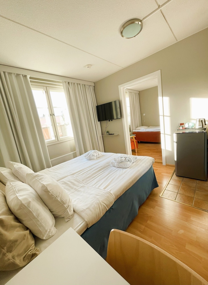 Hotel Jokipuisto 23/74
