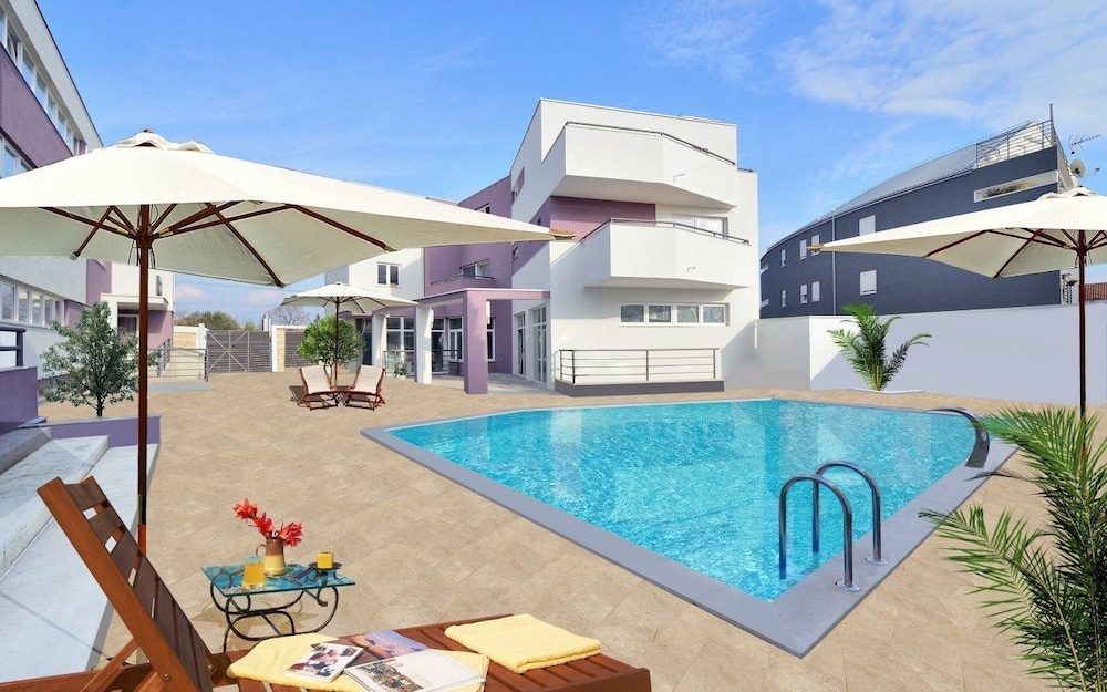 Hotel Zadar 51/54