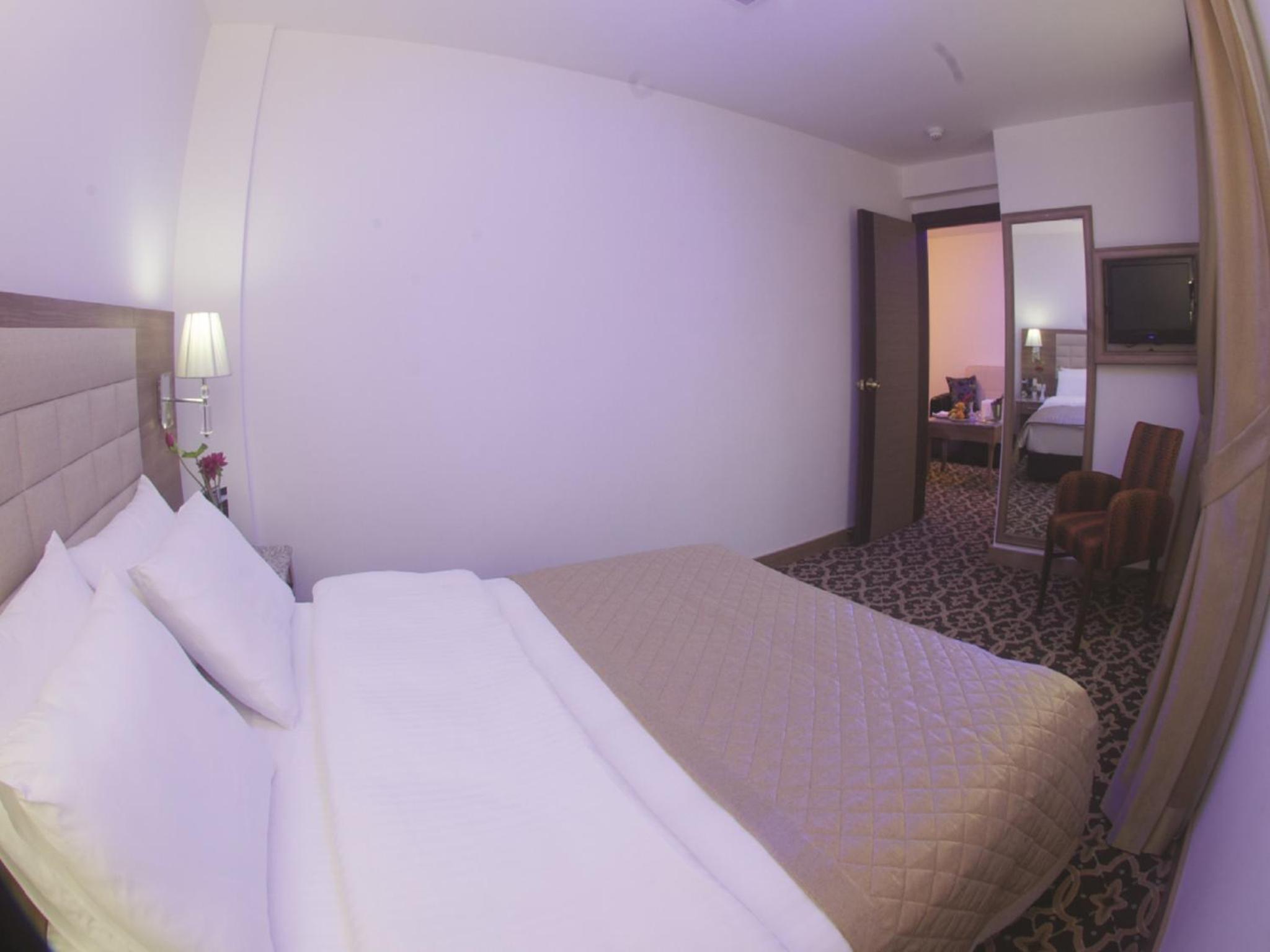 The City Hotel 9/47