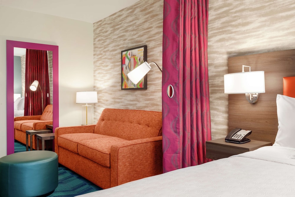 Home2 Suites By Hilton Sarasota Bradenton Airport 27/37