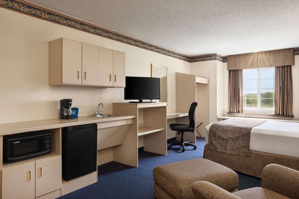 Travelodge By Wyndham Fort Scott 32/39