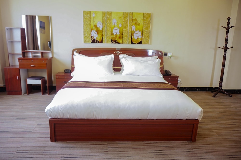 2000 Hotel 14/50