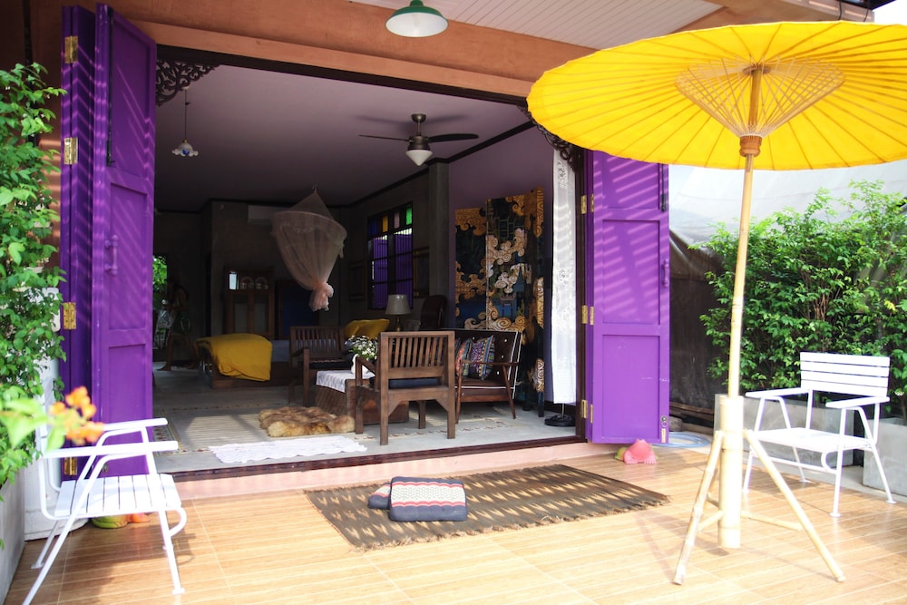 BANG LUANG HOUSE BANGKOK 42/70