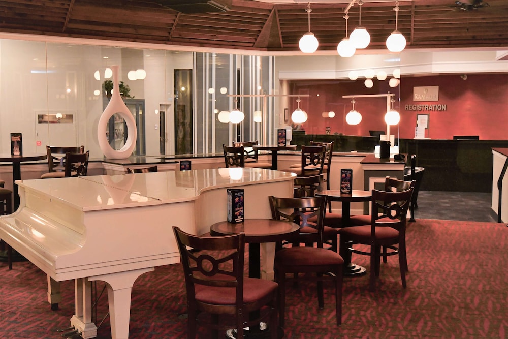Ramada Hotel & Conference Center By Wyndham Jacksonville 39/59