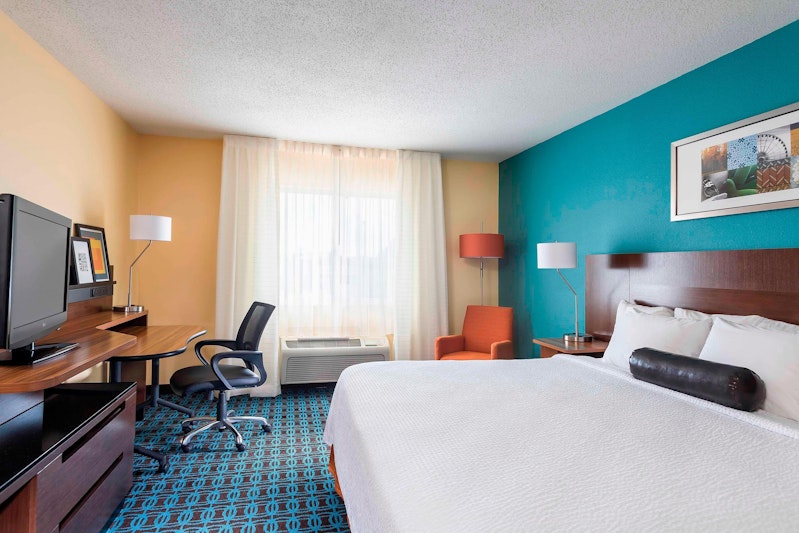 Fairfield Inn & Suites Holland 1/5