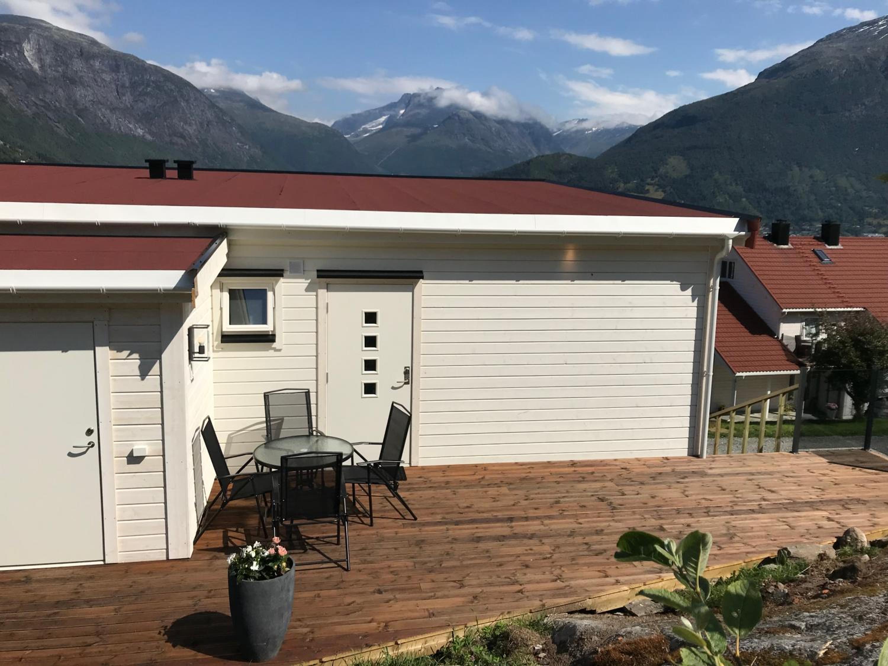 Olden Fjordhotel 5/50