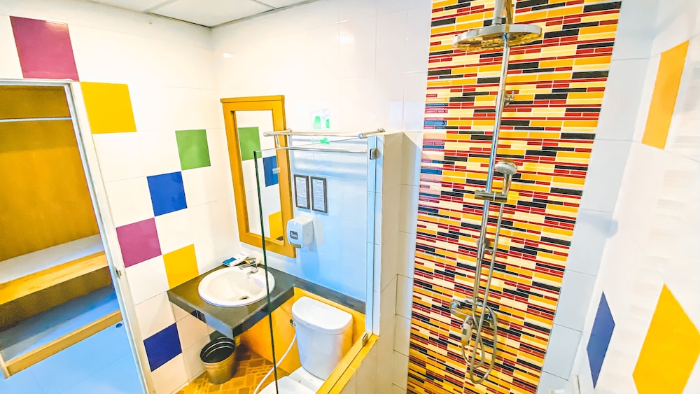 K2 Budget Hotel At Airport 28/29