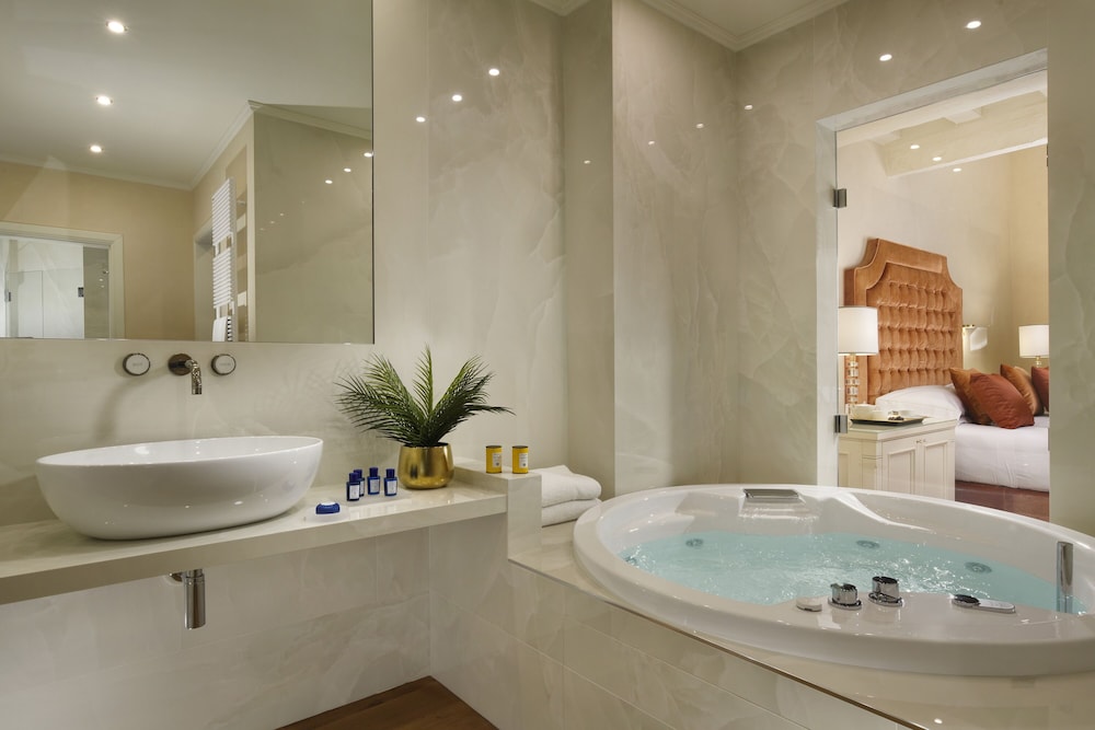 Hotel San Firenze Suites And Spa 42/75