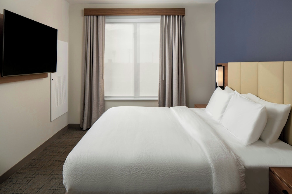 1 Bedroom, Suite, King Bed, Sofa