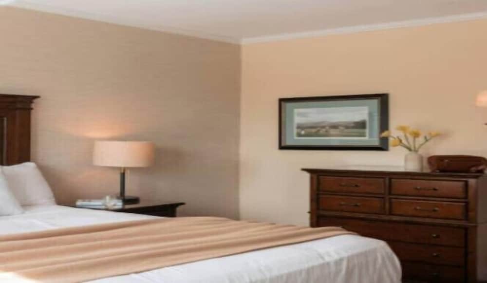 Heritage, Suite, King Bed, Sofa