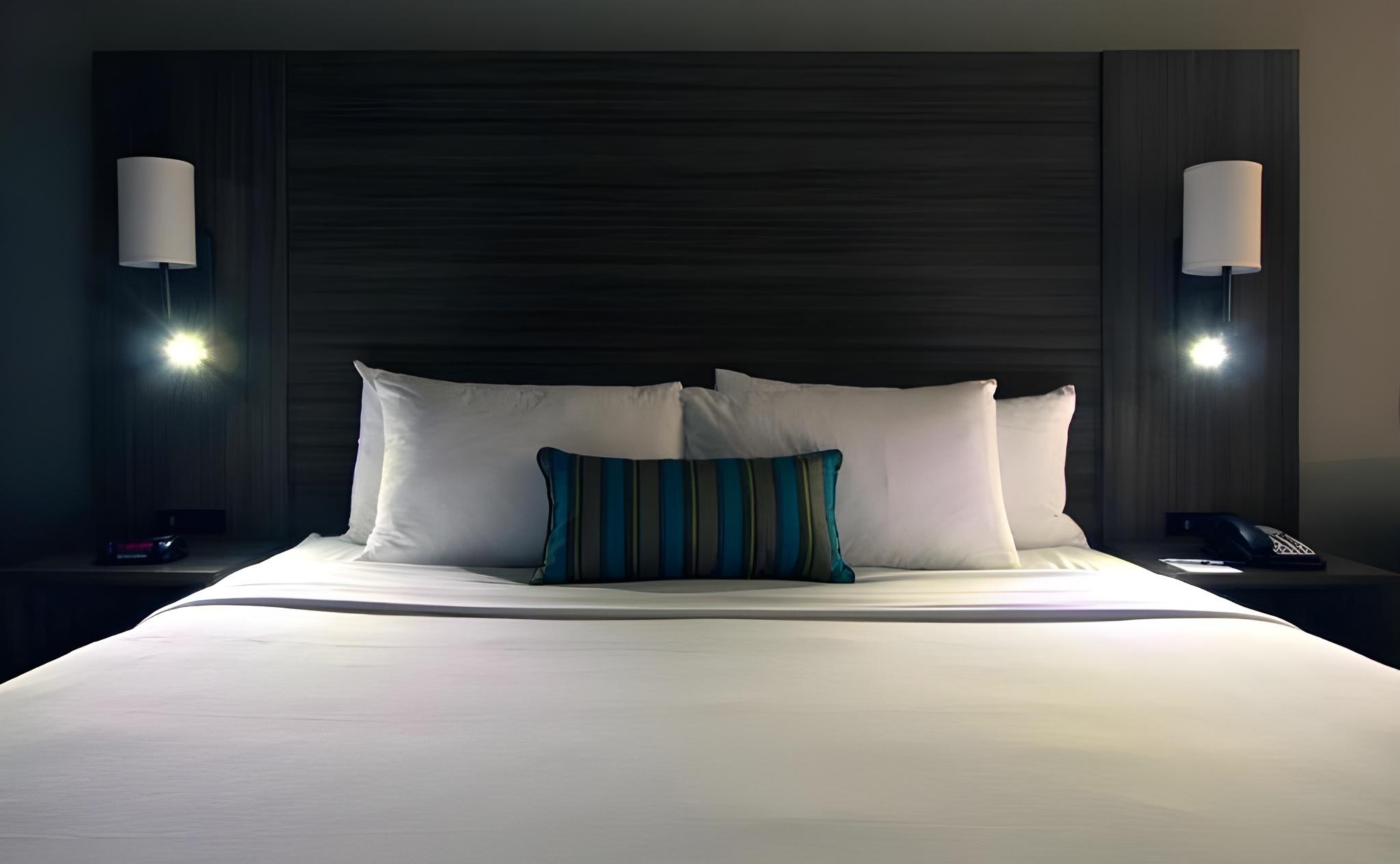 Room, Single, King Bed, Water View