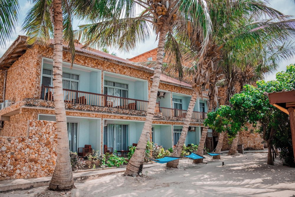 Serene Beach Resort 10/76