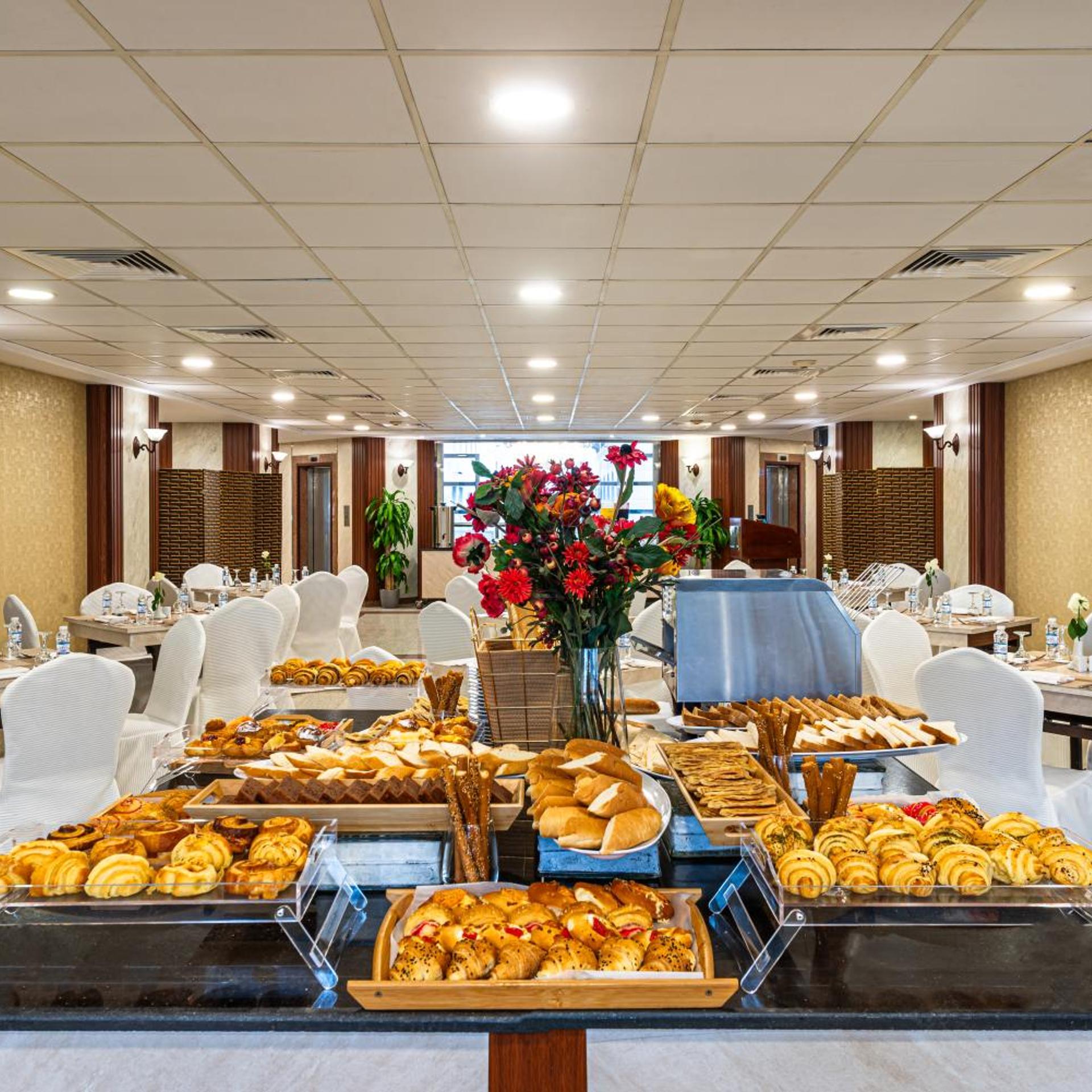 الأنصار الجديد(Al Ansar Palace Golden Tulip Hotel) 52/60