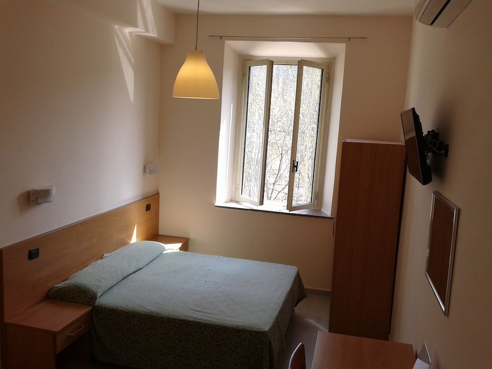 BASIC, TWIN BEDS