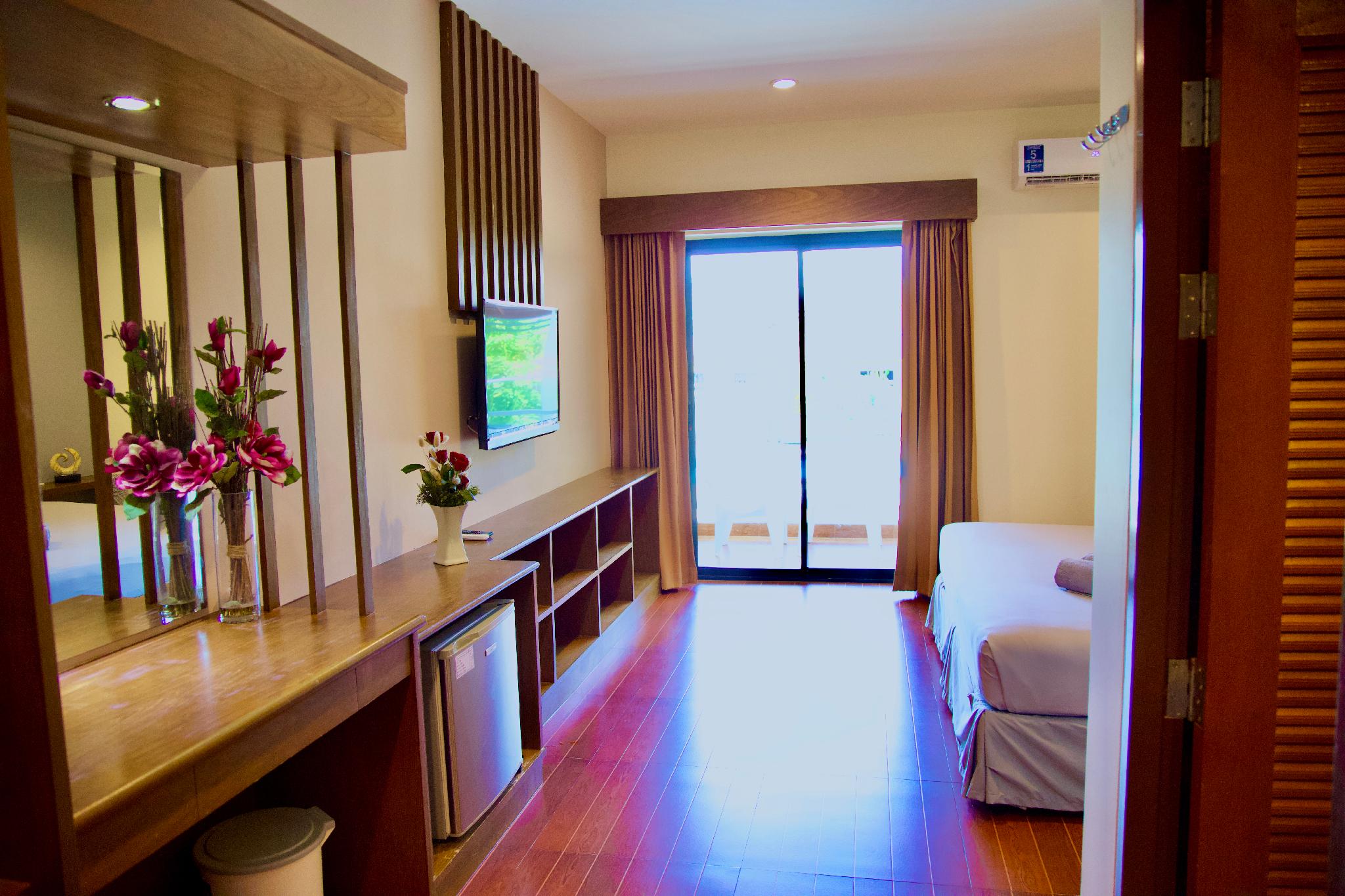 Superior, Double Bed, Pool Access