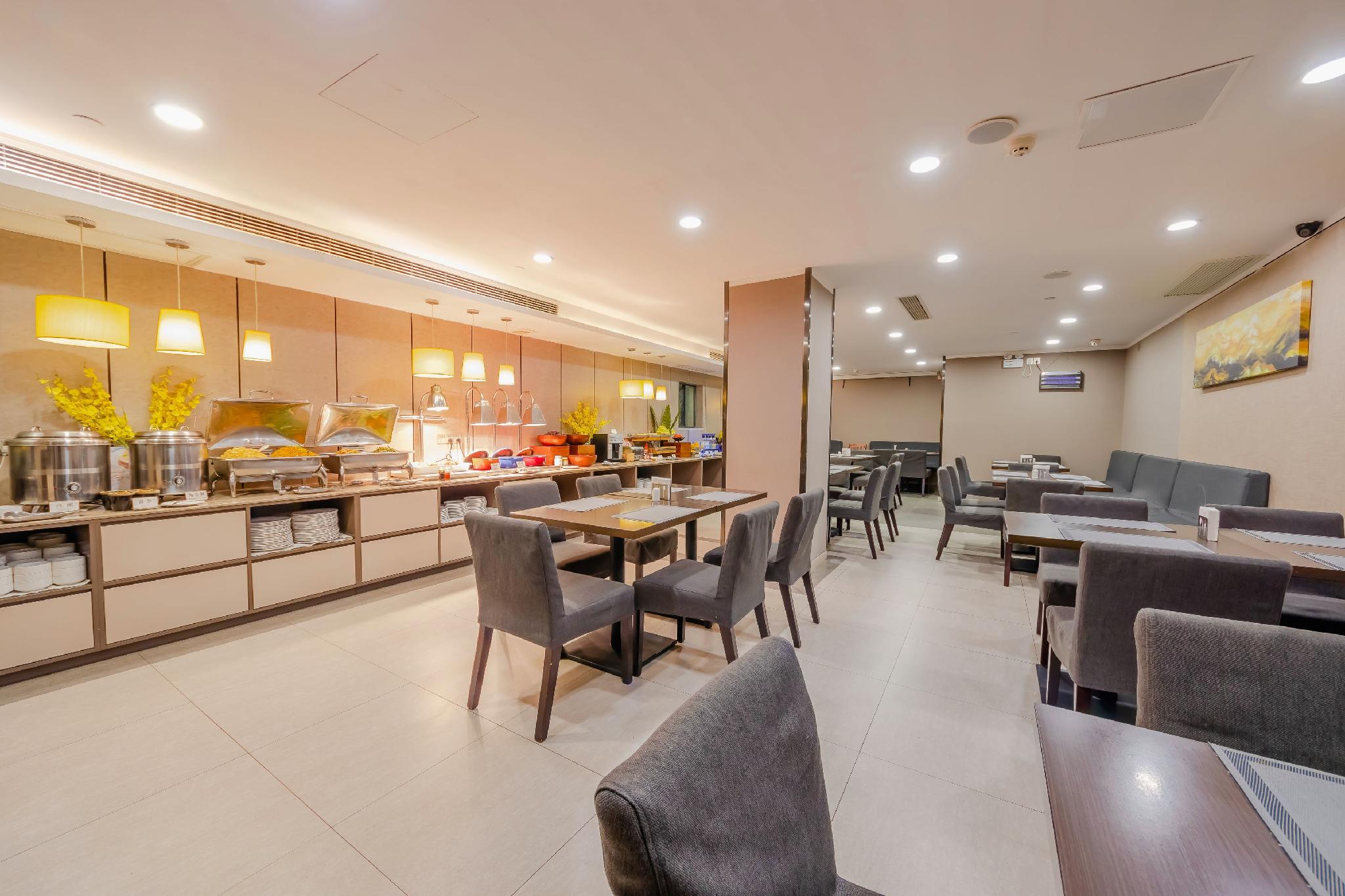 Home Inn Plus (Hangzhou West Lake lakeside Wushan Plaza Hefang Street store) 32/40