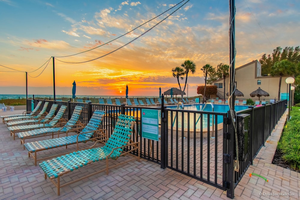 Casa Del Mar Longboat Key 30/50