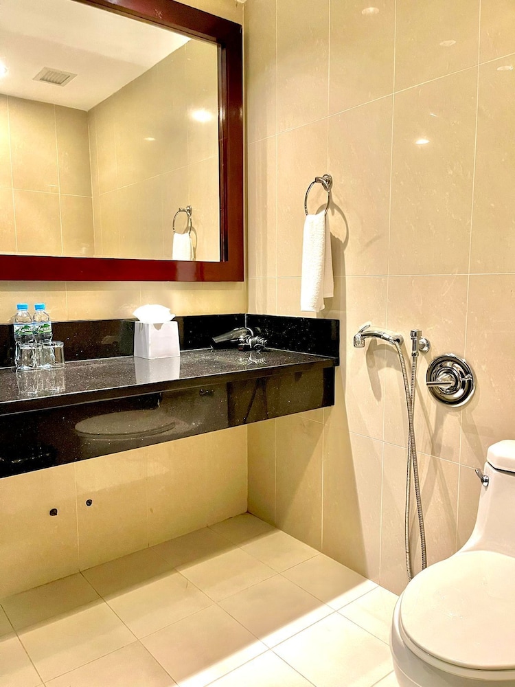 Sand Diamond Hotel (ex Four Points by Sheraton Colon) 30/31