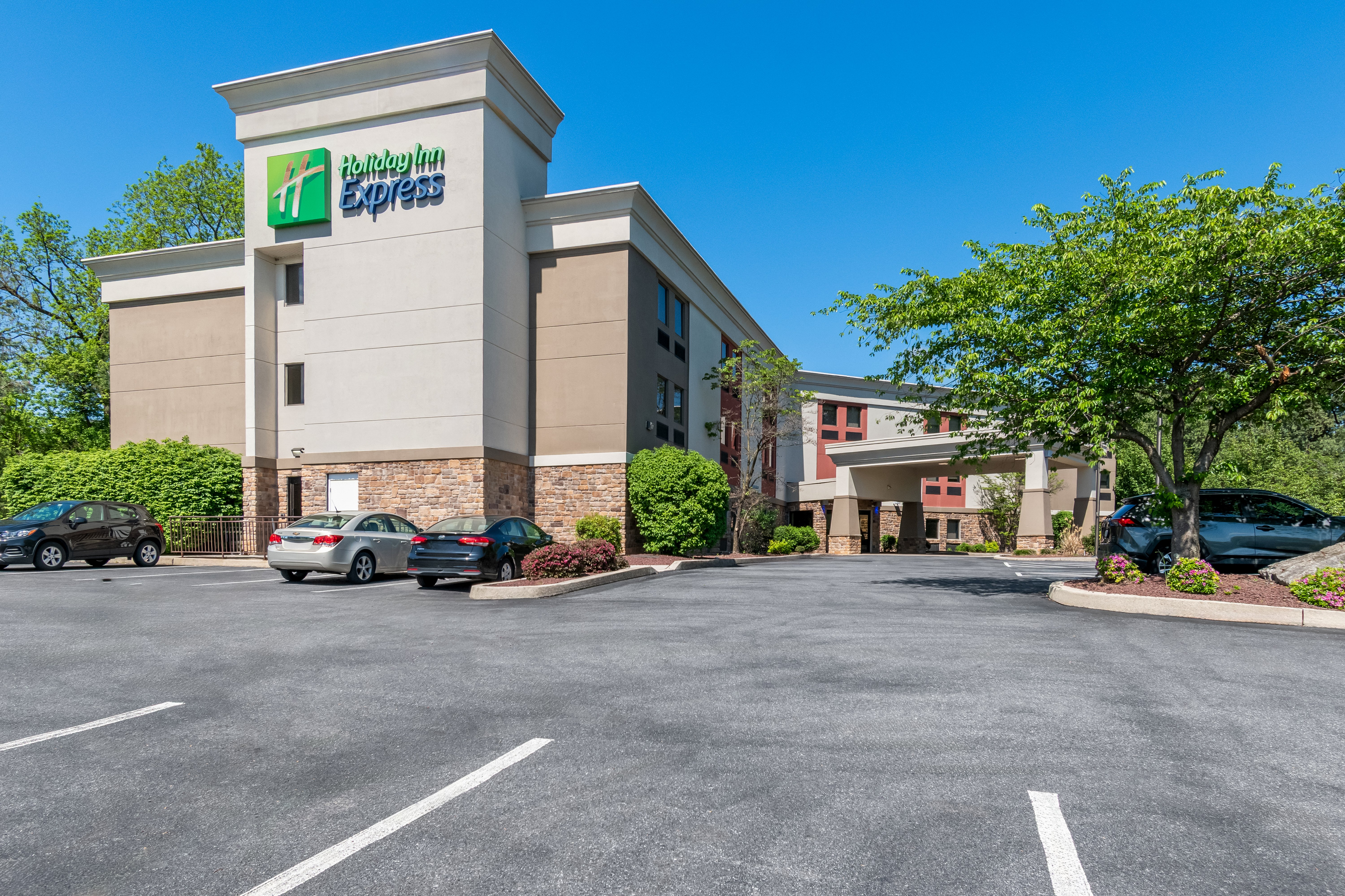 Holiday Inn Express Hershey Harrisburg Area 68/76