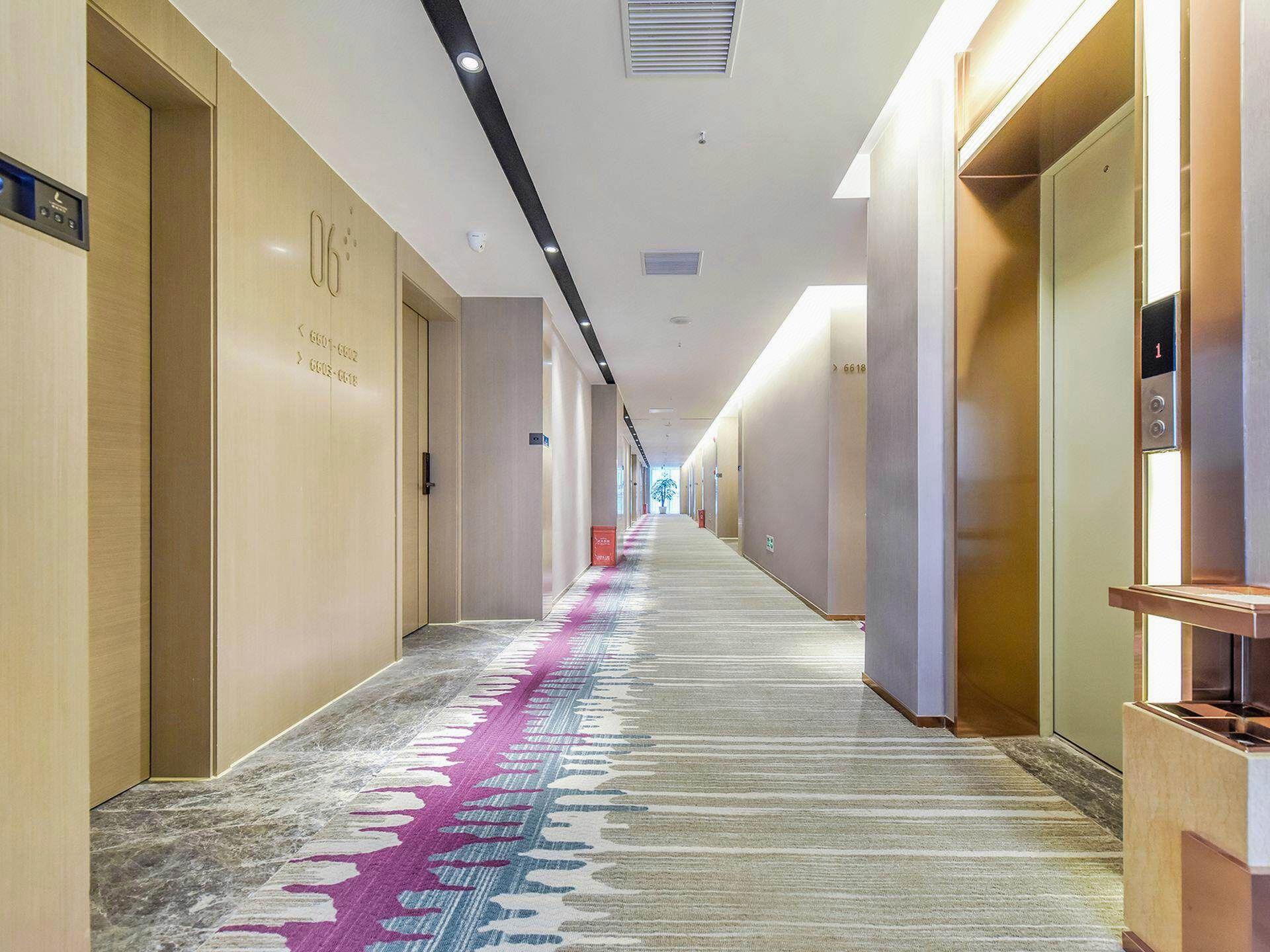 Lifeng Hotel (Chongqing Bishan Light Rail Station Store) 19/31