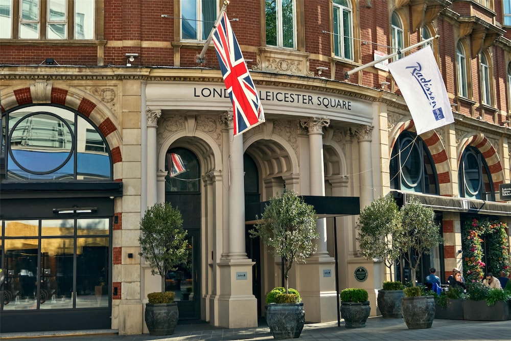 Radisson Blu Hotel London Leicester Square 43/49