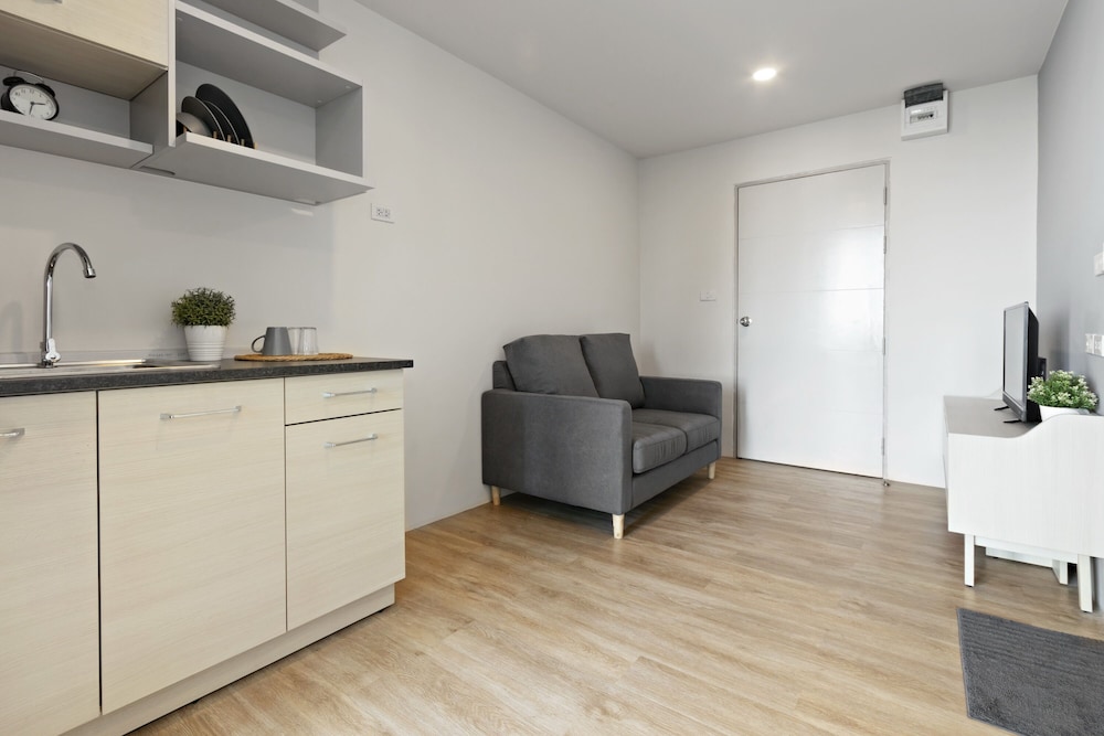 Nidhra Residence 10/50