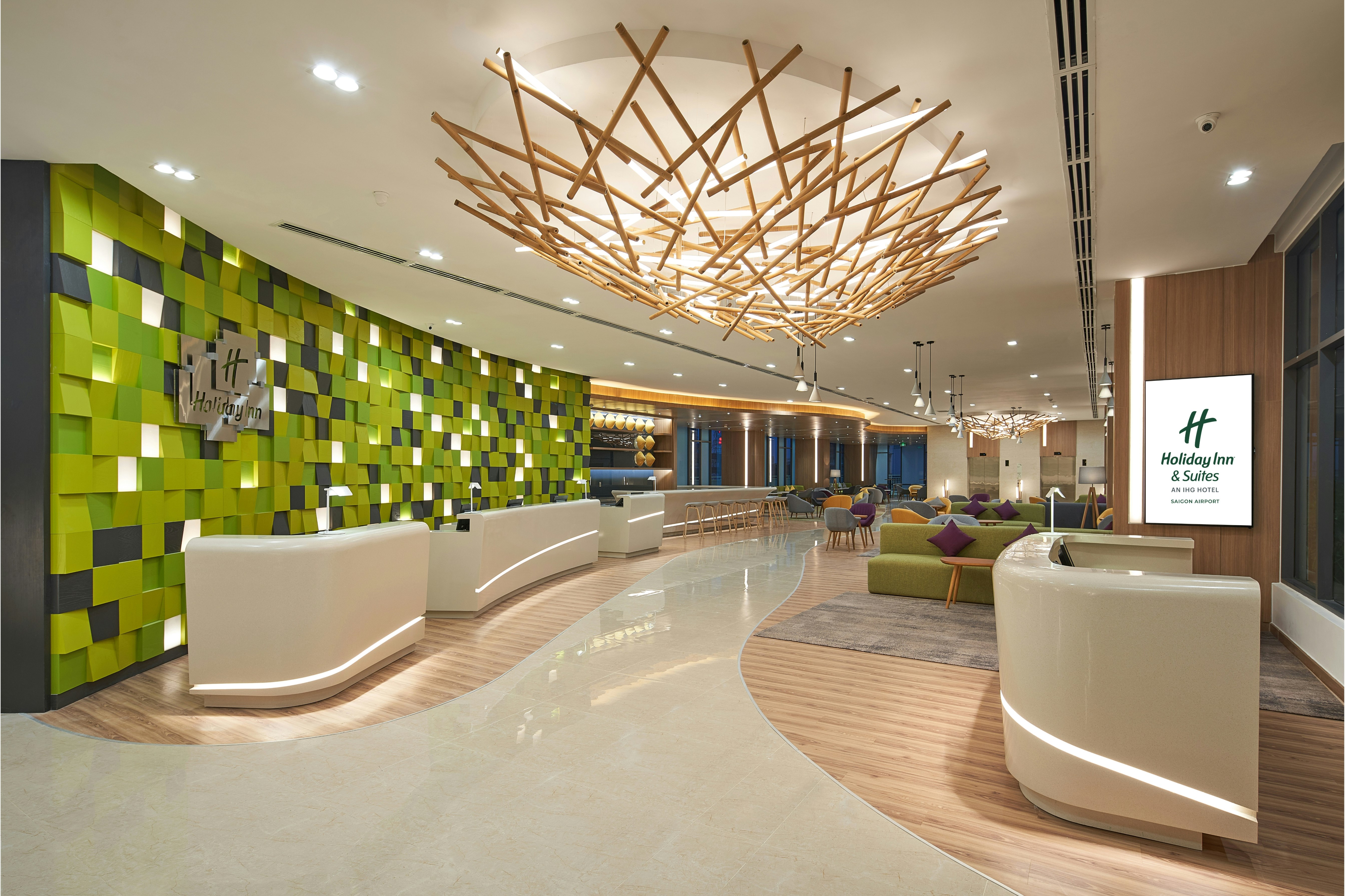 Holiday Inn & Suites Saigon Airport 9/50