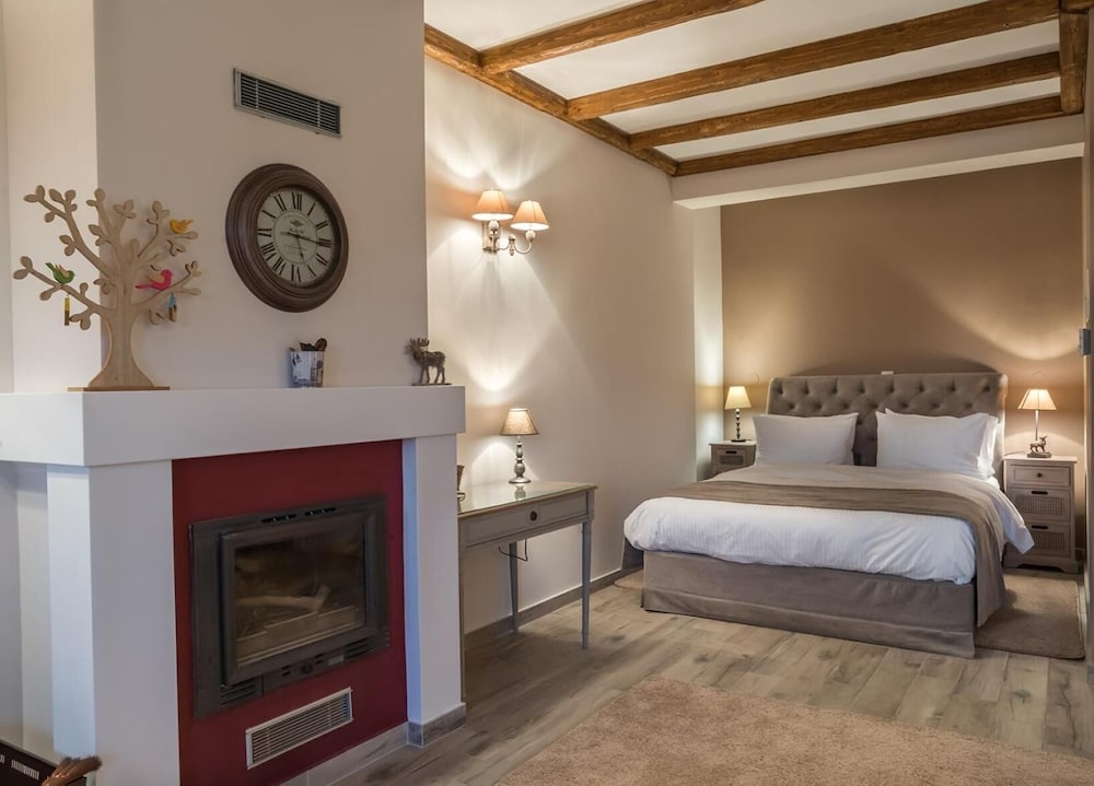 Almond House Suites Arachova 11/50