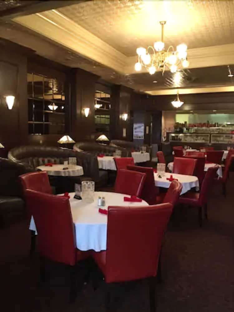Gilmore Hotel, Trademark Collection by Wyndham 44/56