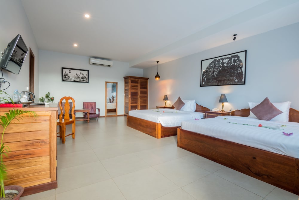 Indra Porak Residence 56/74