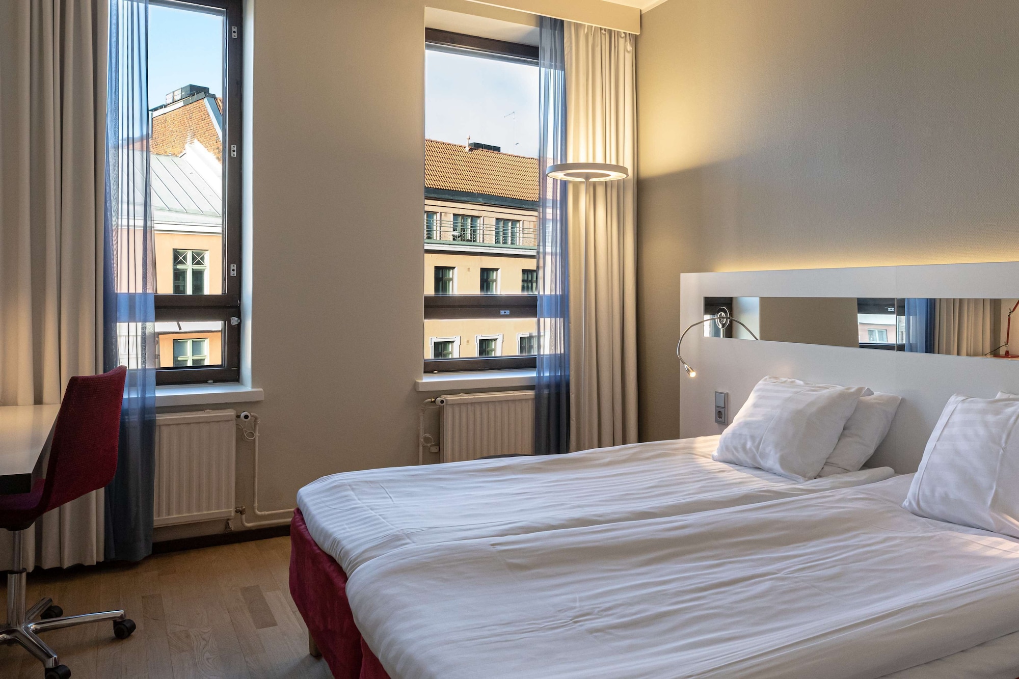 ROOM, TWIN BEDS