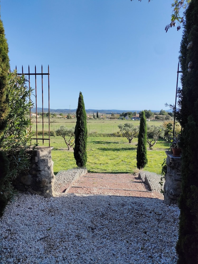 AUBERGE COTE JARDIN 48/56