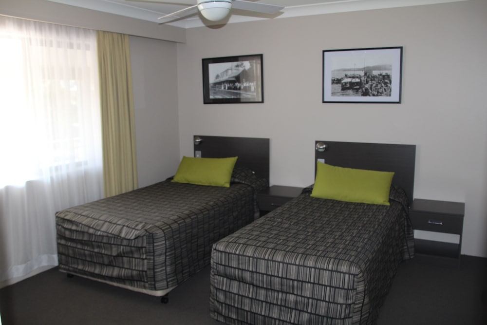 GALAXY MOTEL 20/65