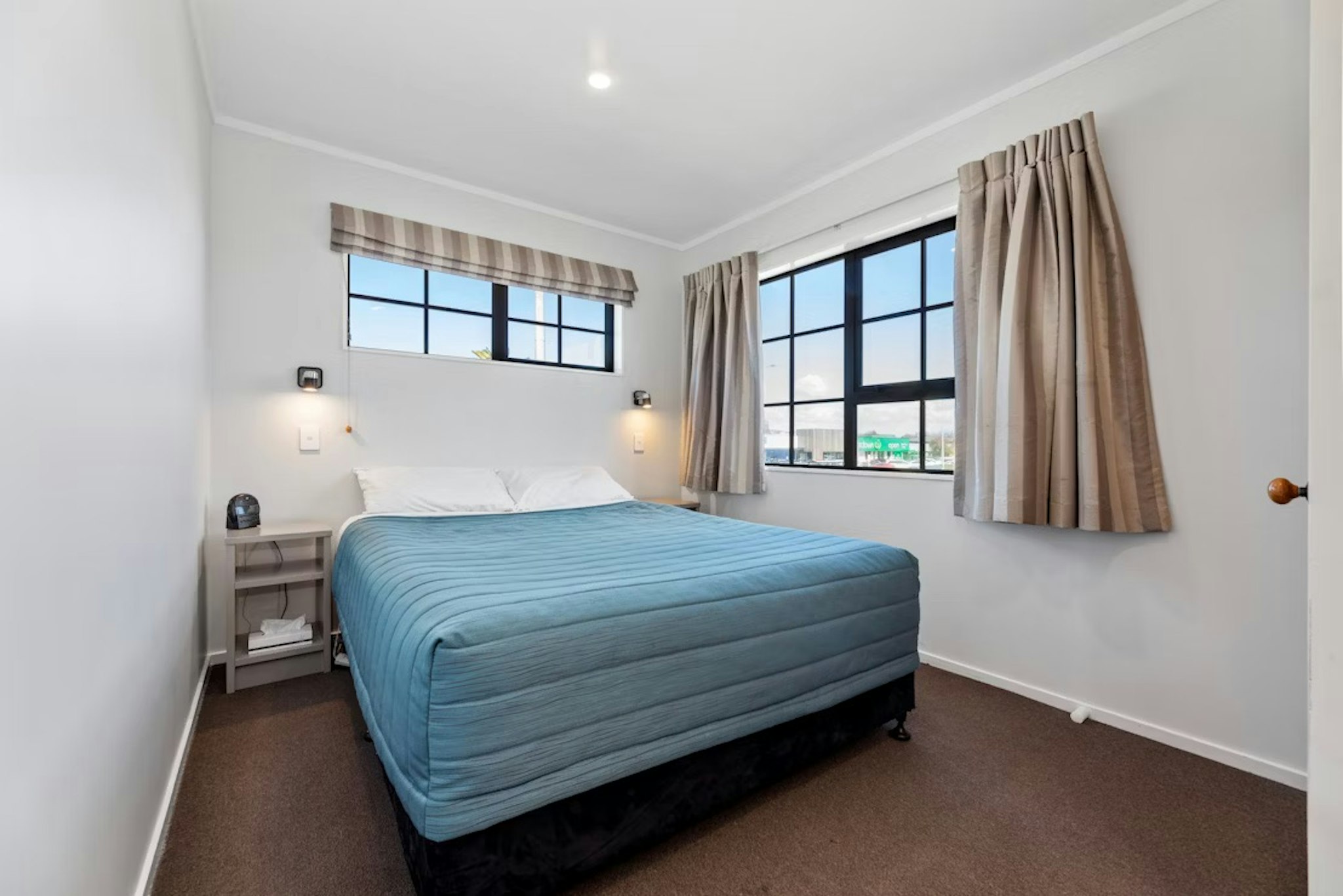 Knightsbridge Court Motor Lodge 7/37