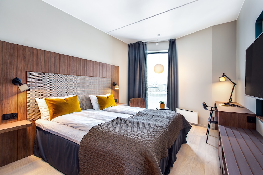 Quality Hotel River Station 11/65