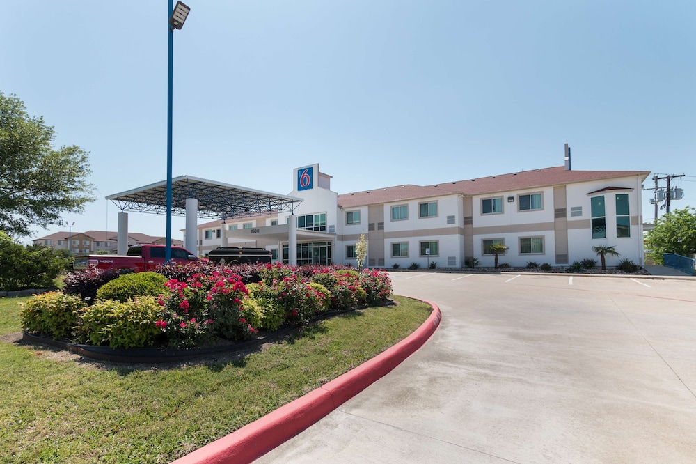 Motel6 Hillsboro, TX 38/40
