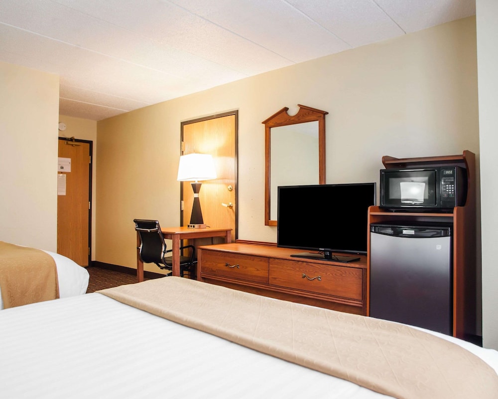 Quality Inn Bolingbrook I-55 10/47