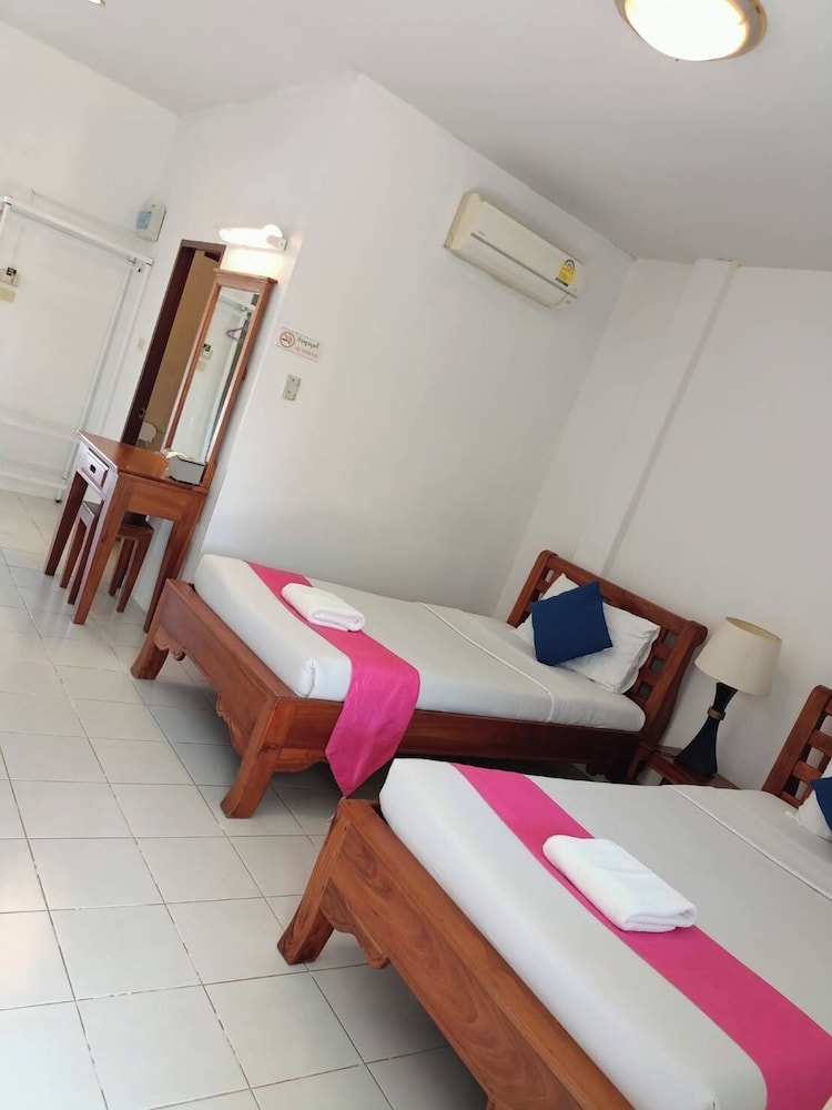 PECHMANEEKAN BEACH RESORT 18/71