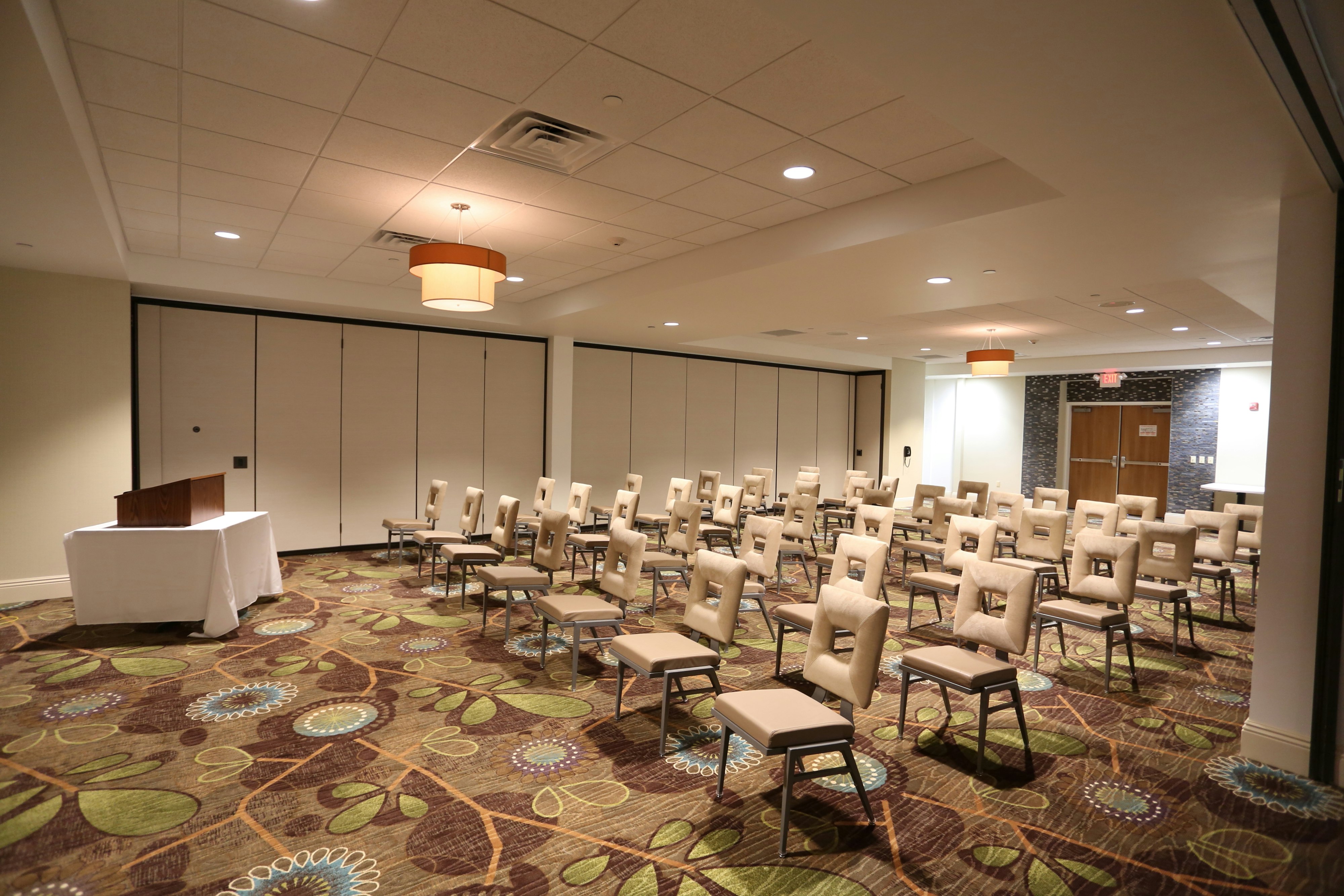 HOLIDAY INN MORGANTOWN UNIVERSITY AREA 36/41