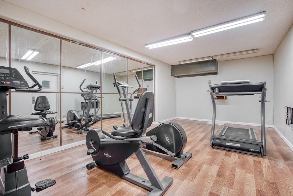 Hotel Brownwood Hwy 67 (ex. Budget Inn & Suites Brownwood) 23/43