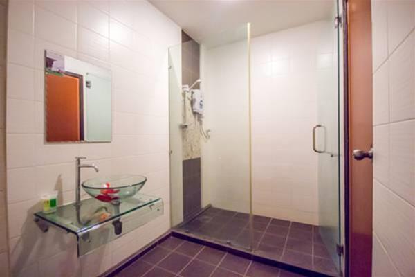 Chariton Hotel Butterworth 25/25