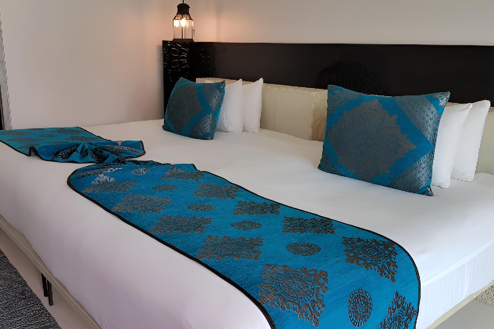 Fountain Pool, Family Suite, King Bed، Marrakesh Hua Hin Resort And Spa 2/5