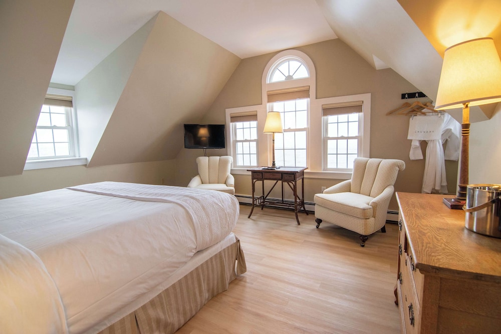Beach House Inn 13/49